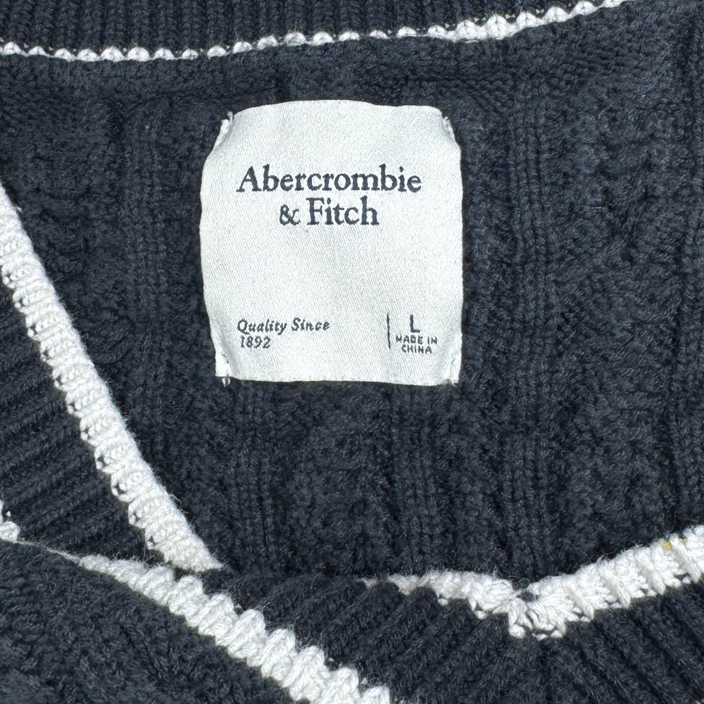 Abercrombie & Fitch Women’s Cable Knit V Neck Cropped Black White Sweater Vest L - Picture 14 of 15